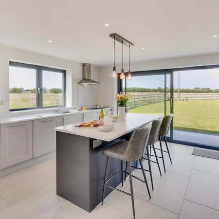 Holiday home 4 Bed In Crosby Oc-b31135 *