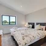 4 Bed In Crosby Oc-b31135 Holiday home Northallerton