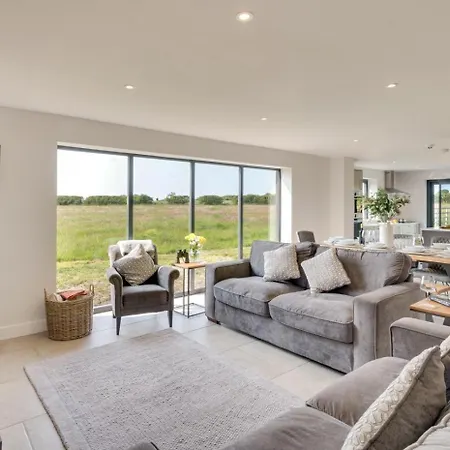 Vakantiehuis 4 Bed In Crosby Oc-b31135