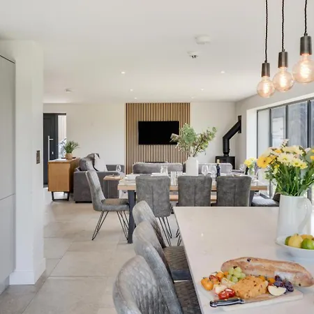 4 Bed In Crosby Oc-b31135 Vakantiehuis