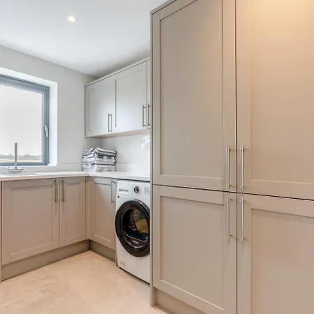 4 Bed In Crosby Oc-b31135 Northallerton