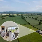 4 Bed In Crosby Oc-b31135 Holiday home